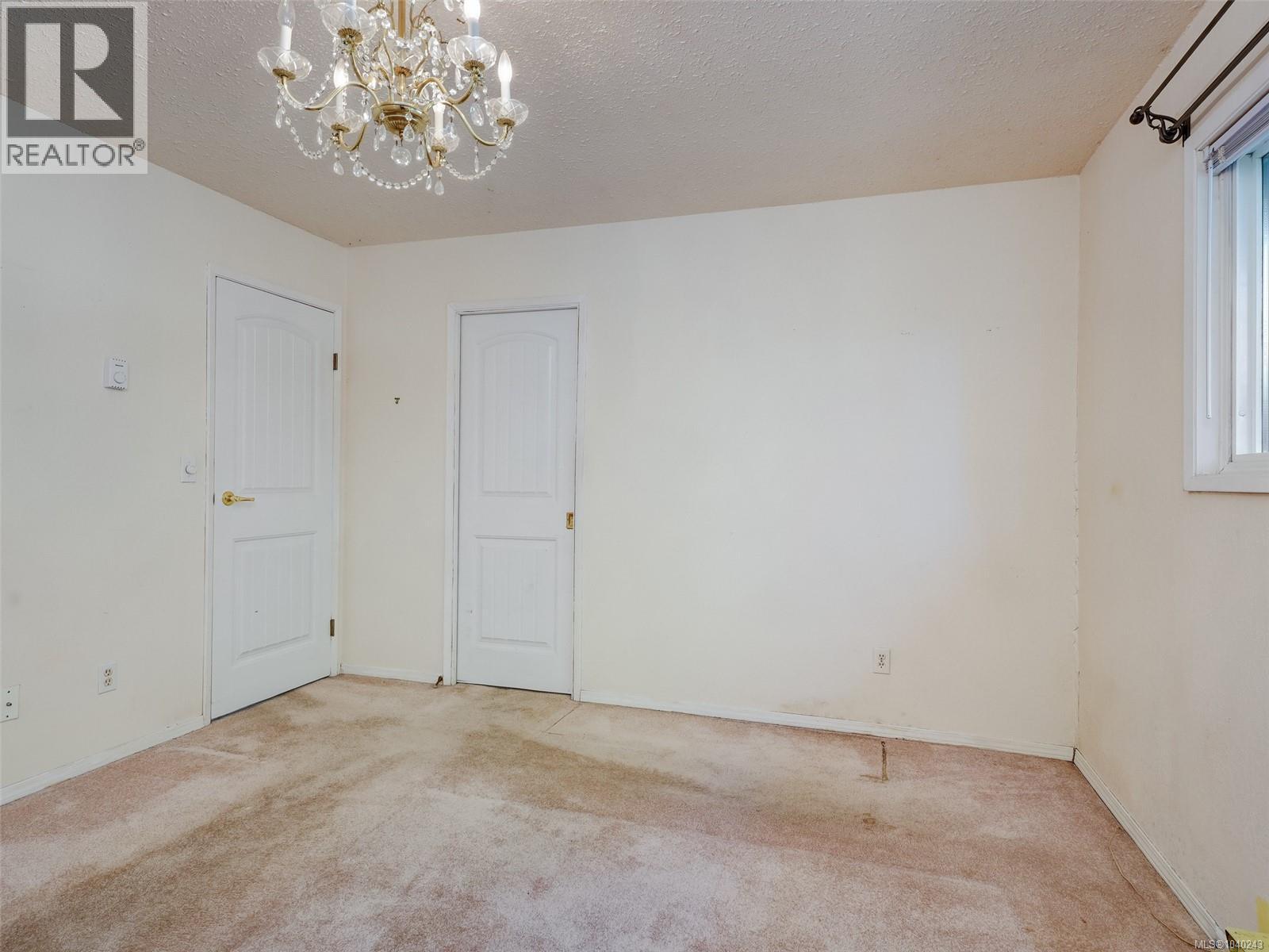 10040 Wisteria Pl Property Photo 13
