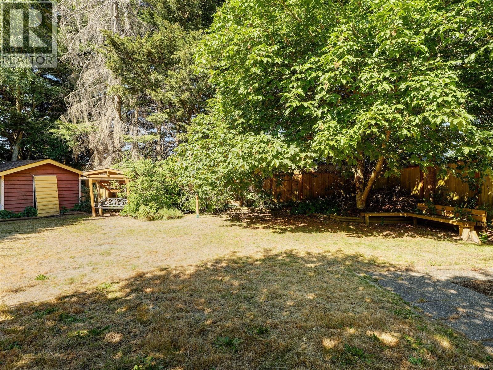 10040 Wisteria Pl Property Photo 24