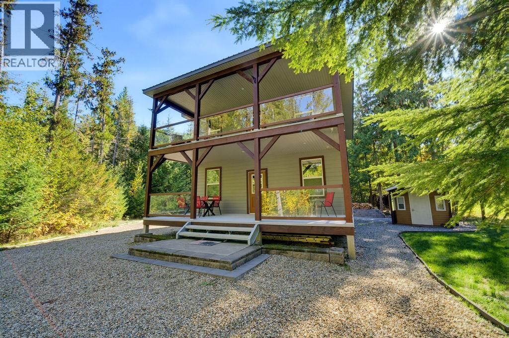 686 Swanbeach Road Property Photo 3