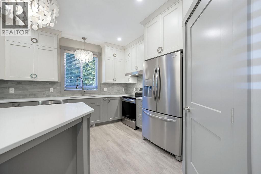 686 Swanbeach Road Property Photo 14