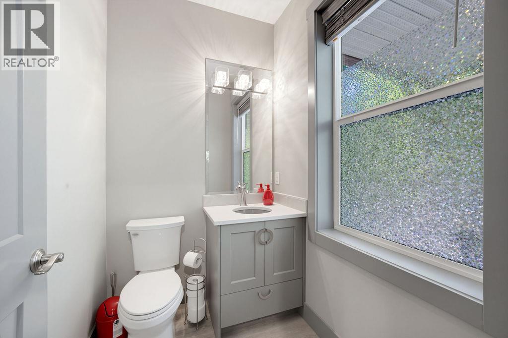 686 Swanbeach Road Property Photo 21