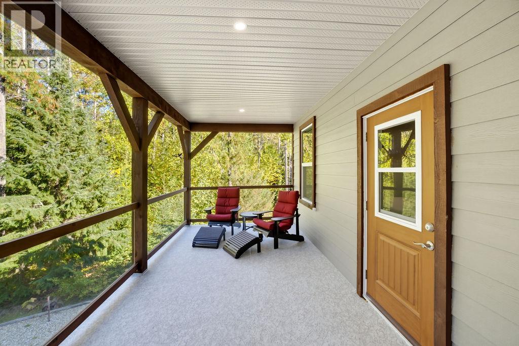 686 Swanbeach Road Property Photo 29