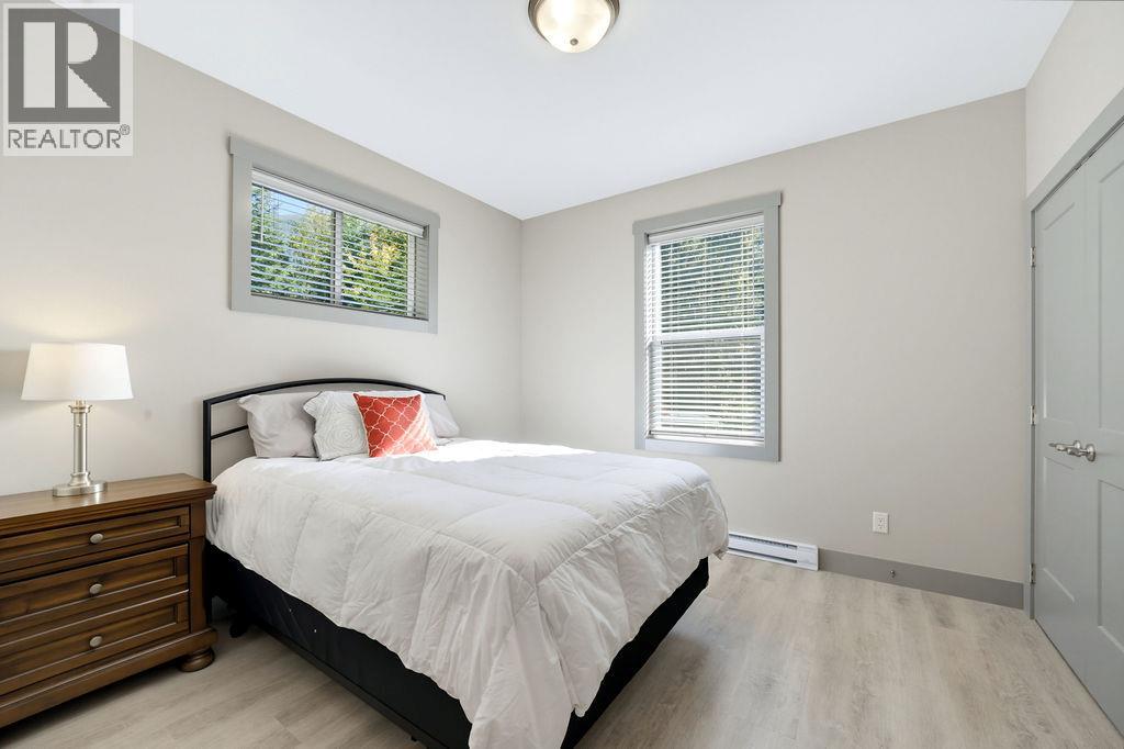 686 Swanbeach Road Property Photo 30