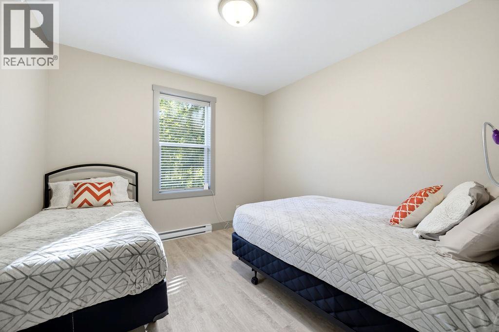 686 Swanbeach Road Property Photo 31