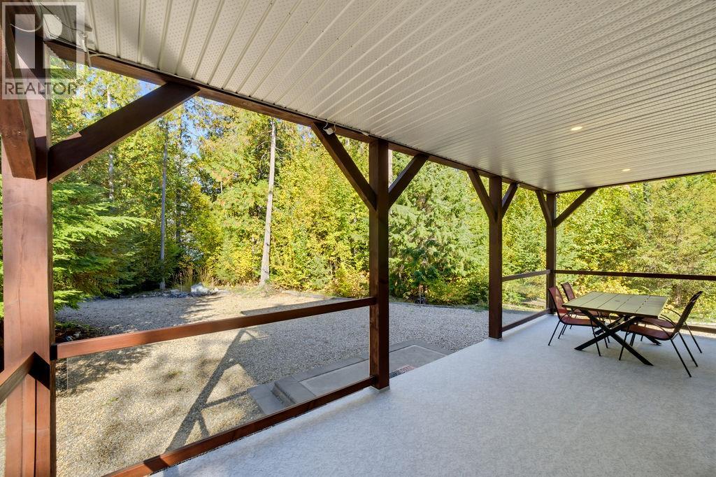 686 Swanbeach Road Property Photo 38