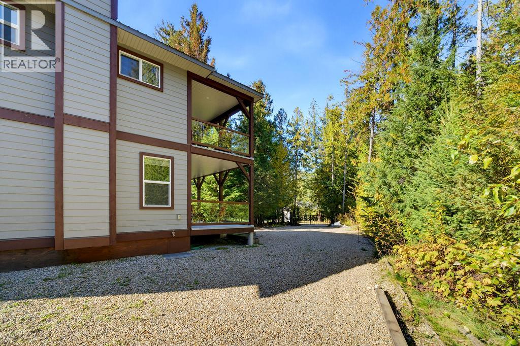 686 Swanbeach Road Property Photo 39