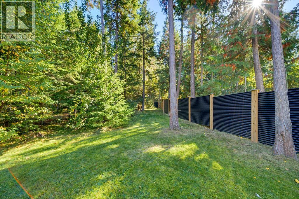 686 Swanbeach Road Property Photo 44