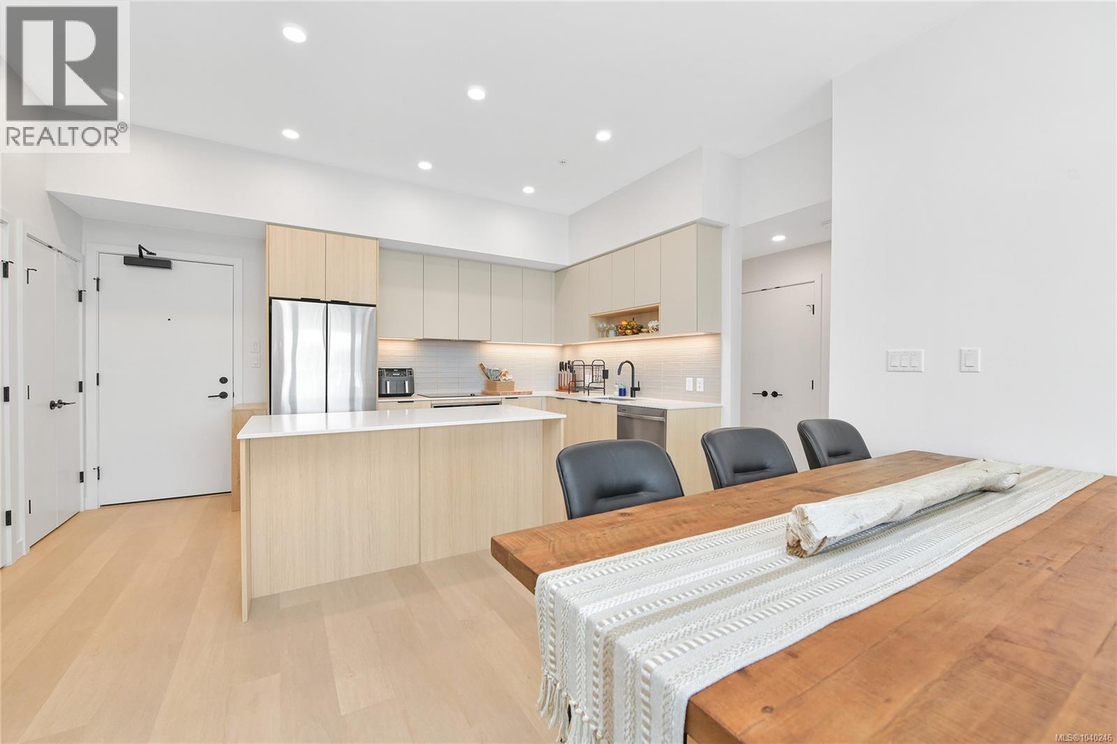 412 3564B RYDER HESJEDAL Way