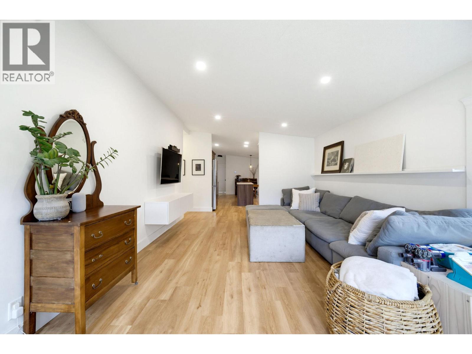 7241 46 Street Ne Property Photo 16