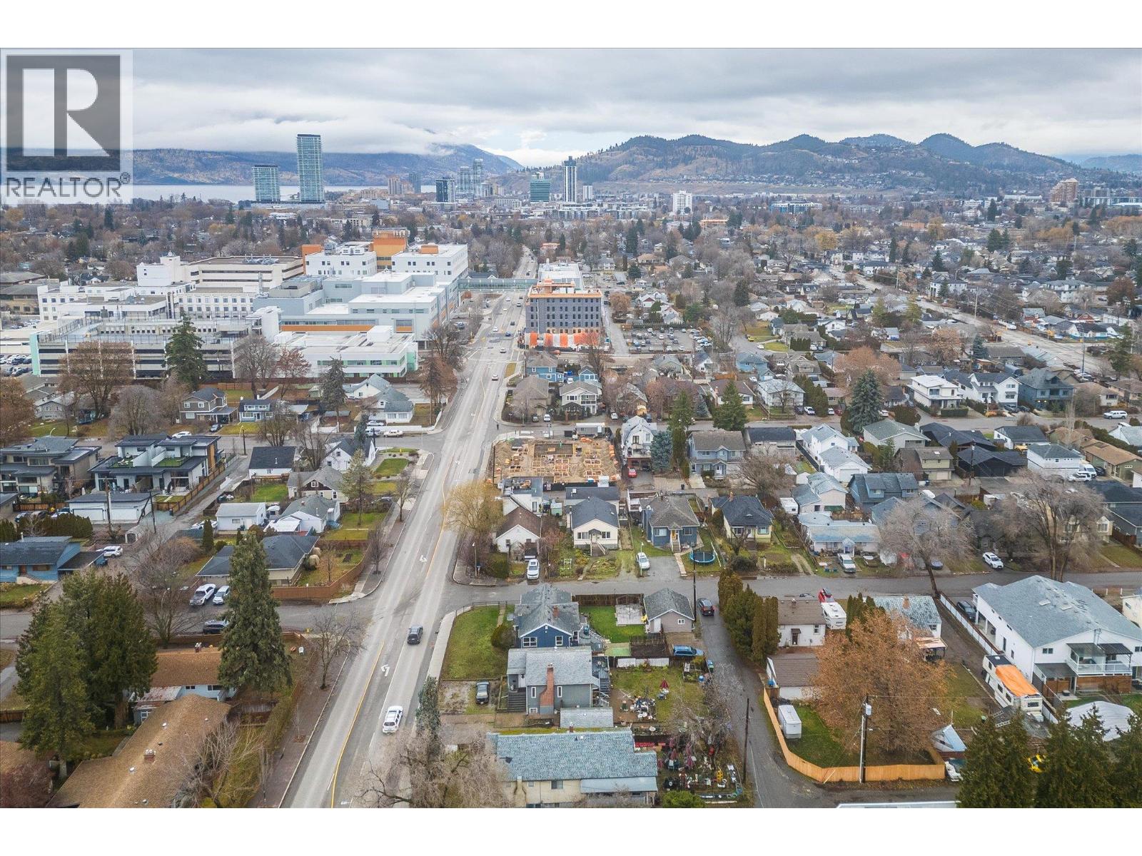 2415 Pandosy Street Property Photo 10
