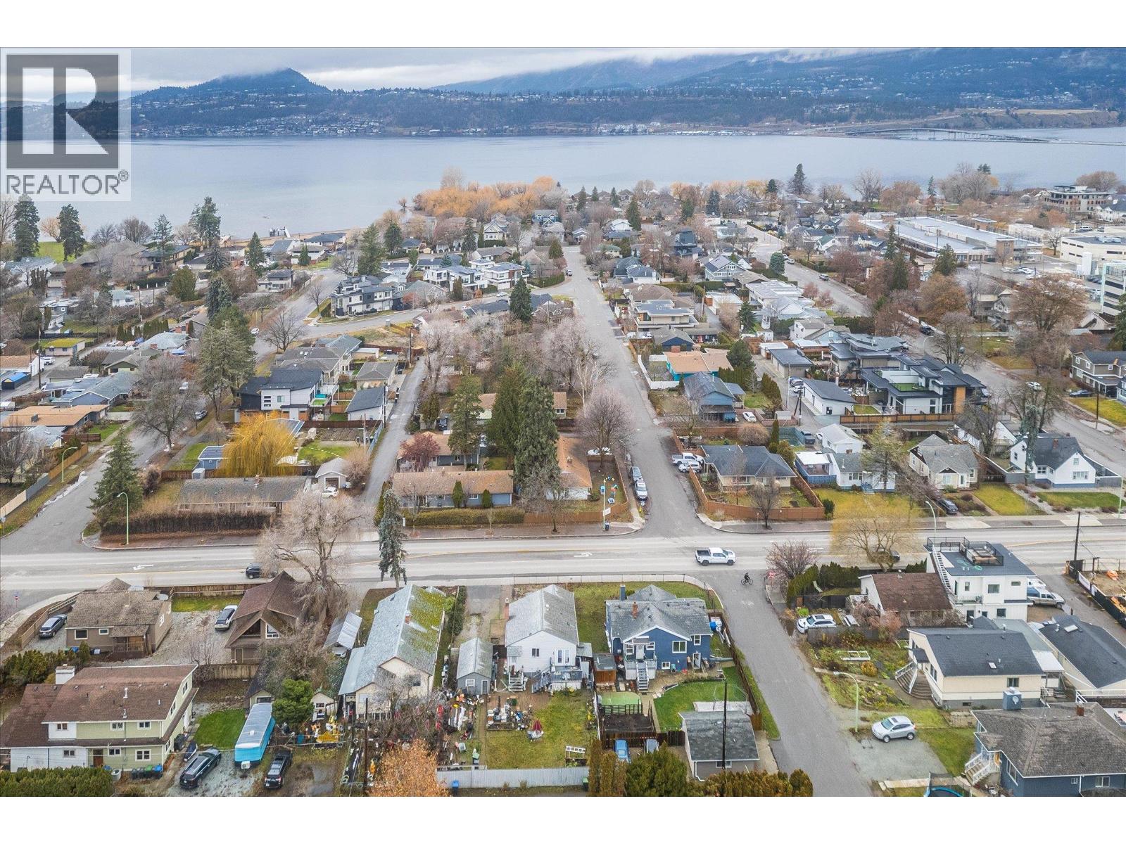 2415 Pandosy Street Property Photo 11