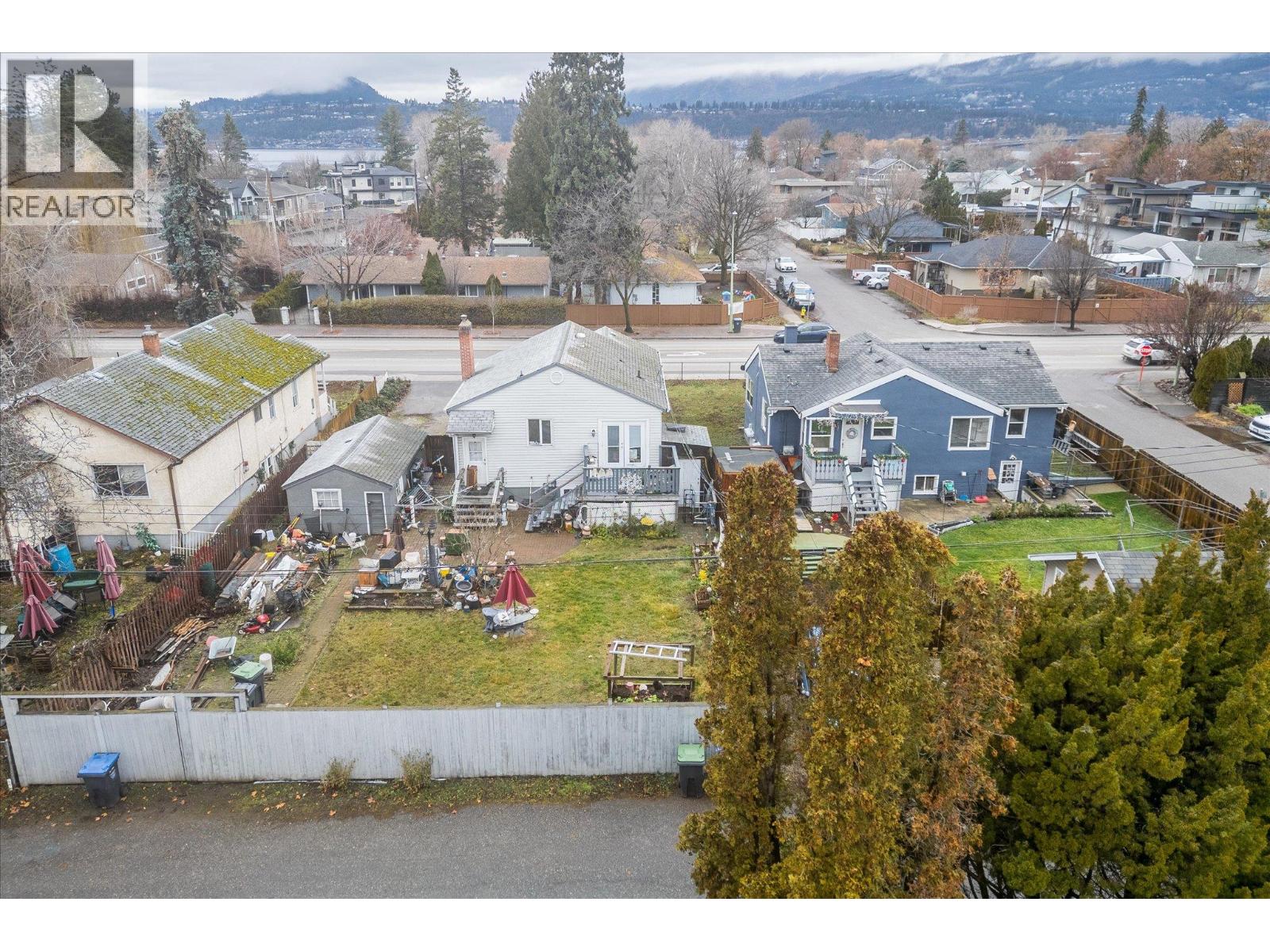 2415 Pandosy Street Property Photo 13