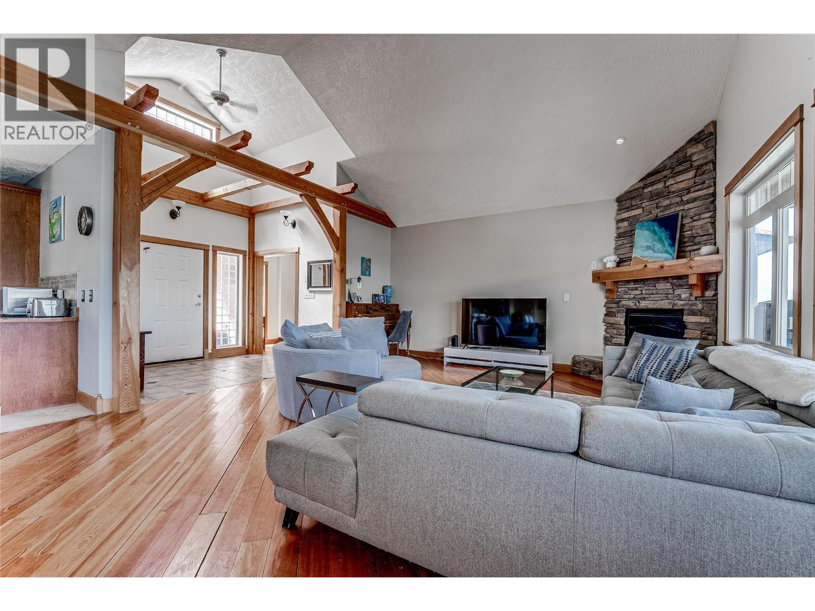 108 Red Rock Crescent Property Photo 11