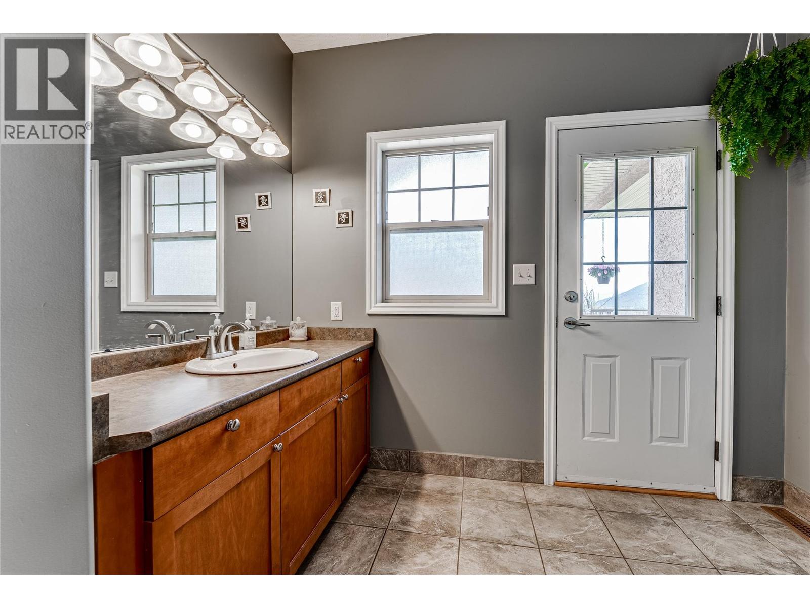 108 Red Rock Crescent Property Photo 28