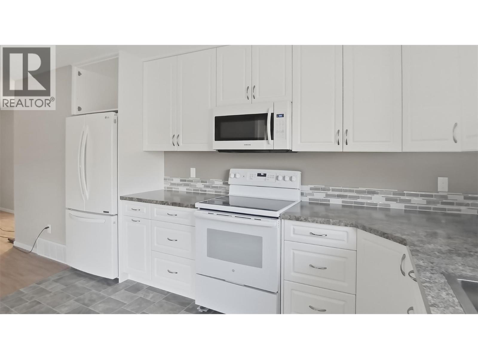 455 Campbell Avenue Property Photo 14