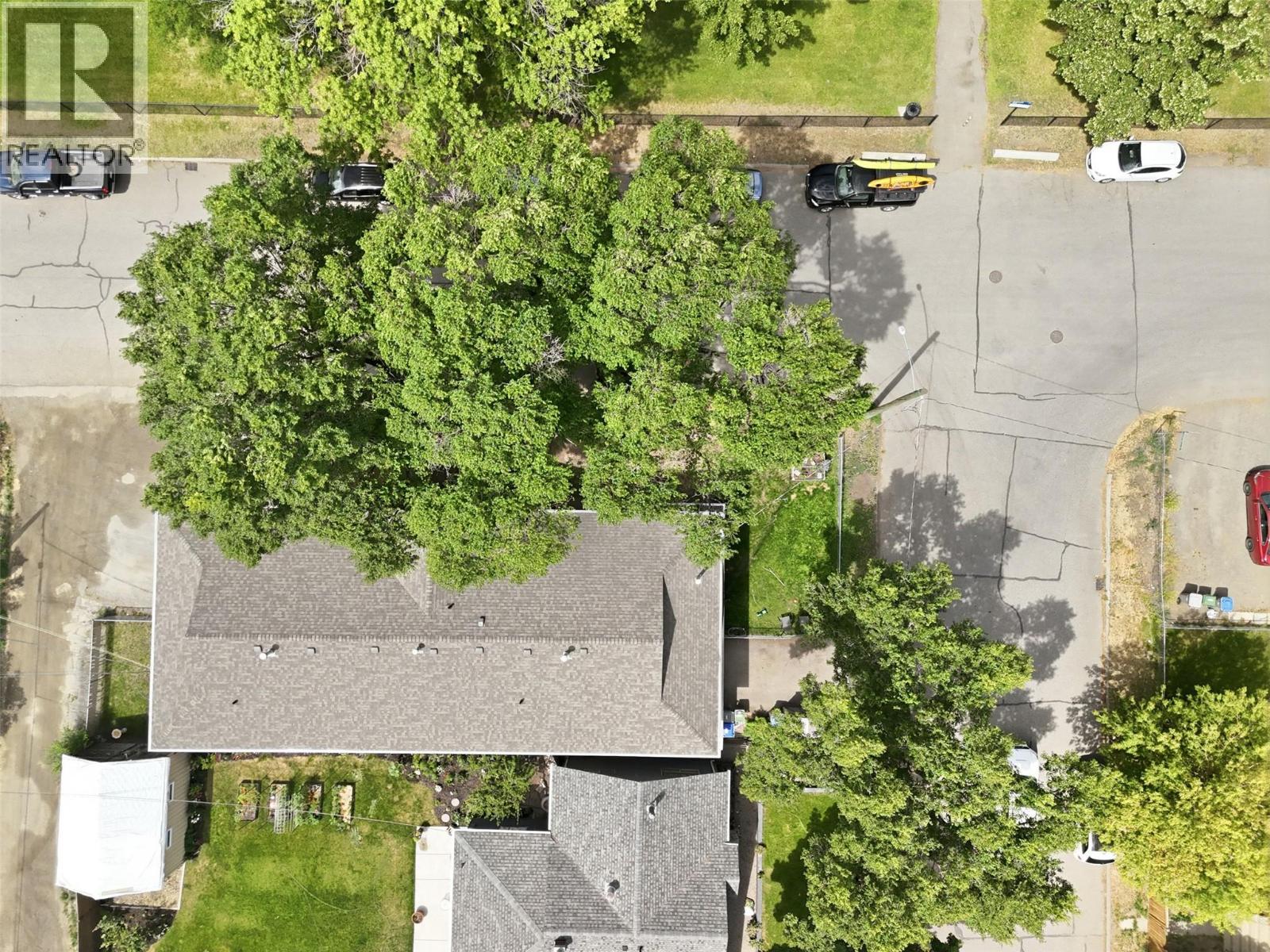 455 Campbell Avenue Property Photo 23
