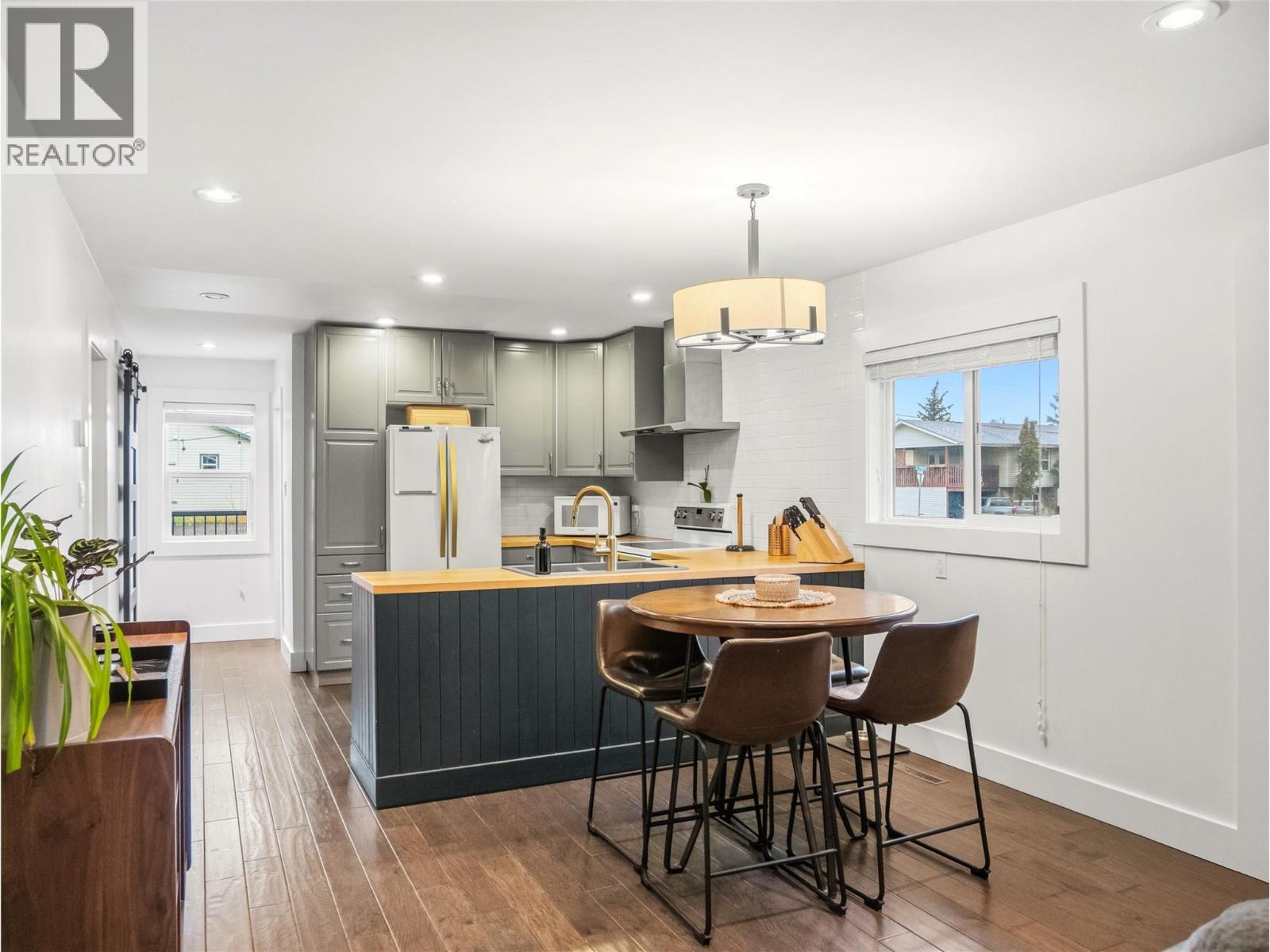 1537 115 Avenue Property Photo 8