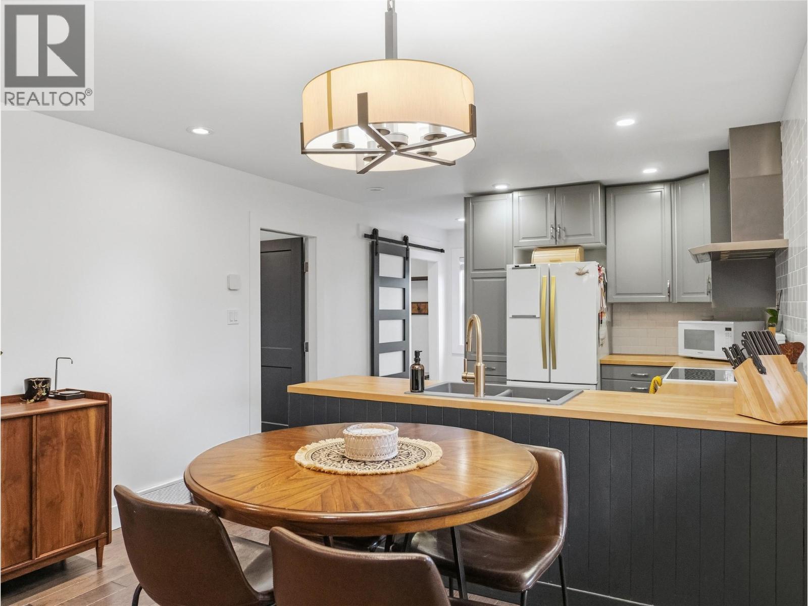 1537 115 Avenue Property Photo 9