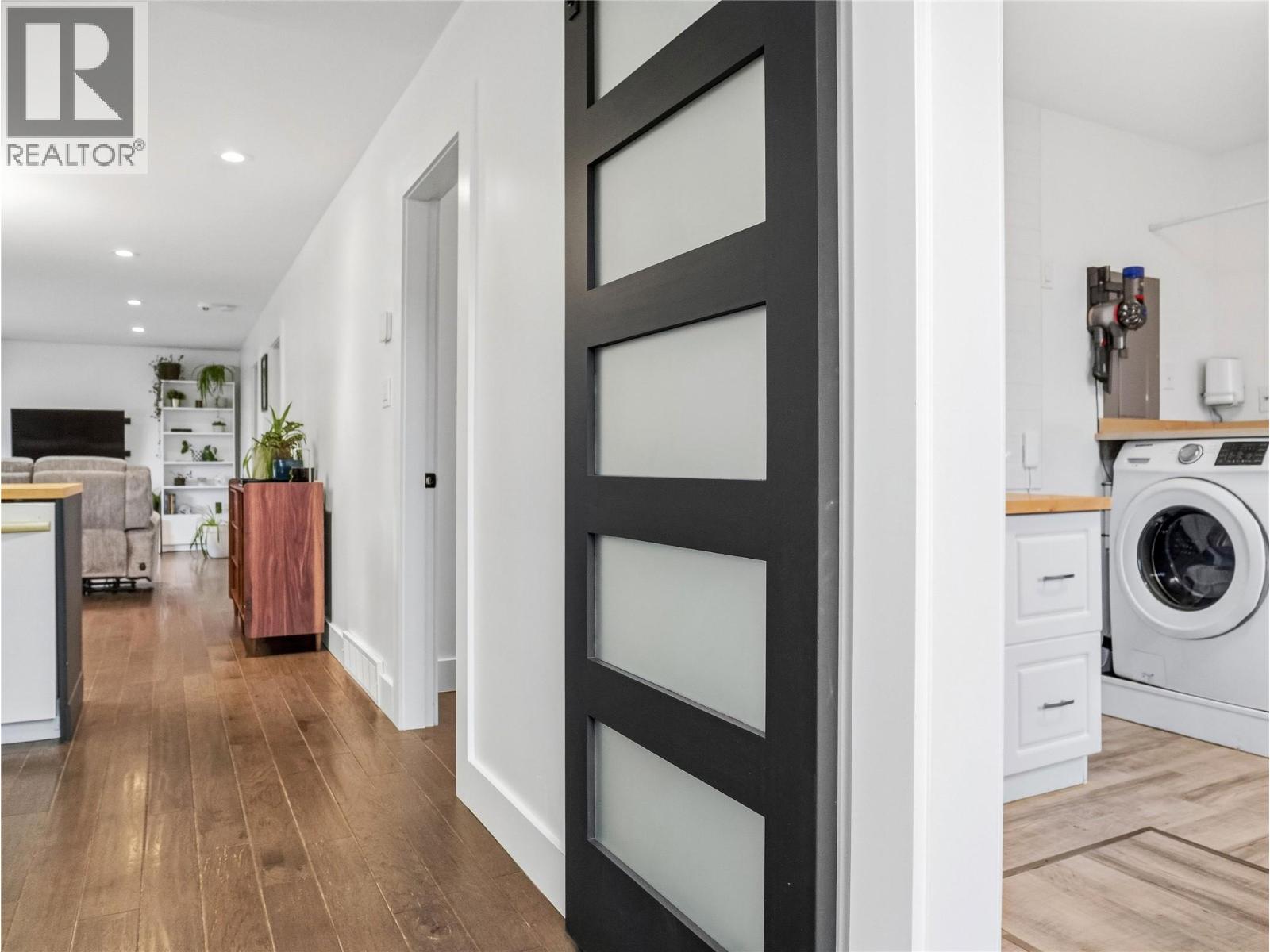1537 115 Avenue Property Photo 28