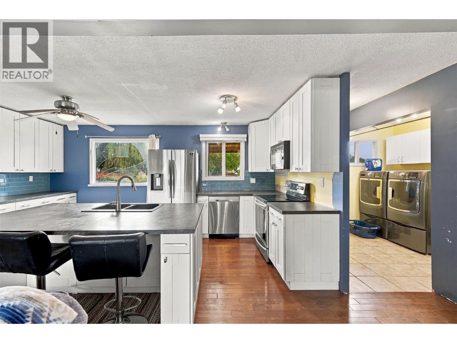 1495 Cornwall Road Property Photo 2