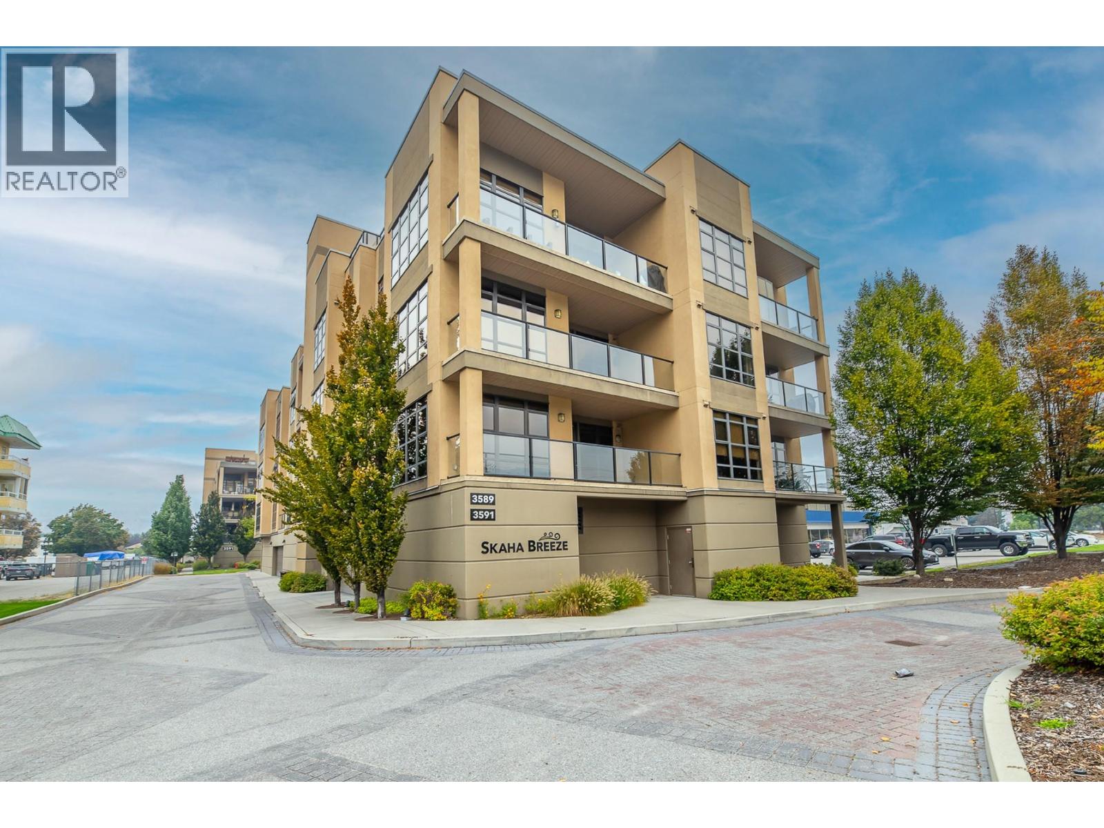 3589 Skaha Lake Road Unit# 204 Property Photo 2