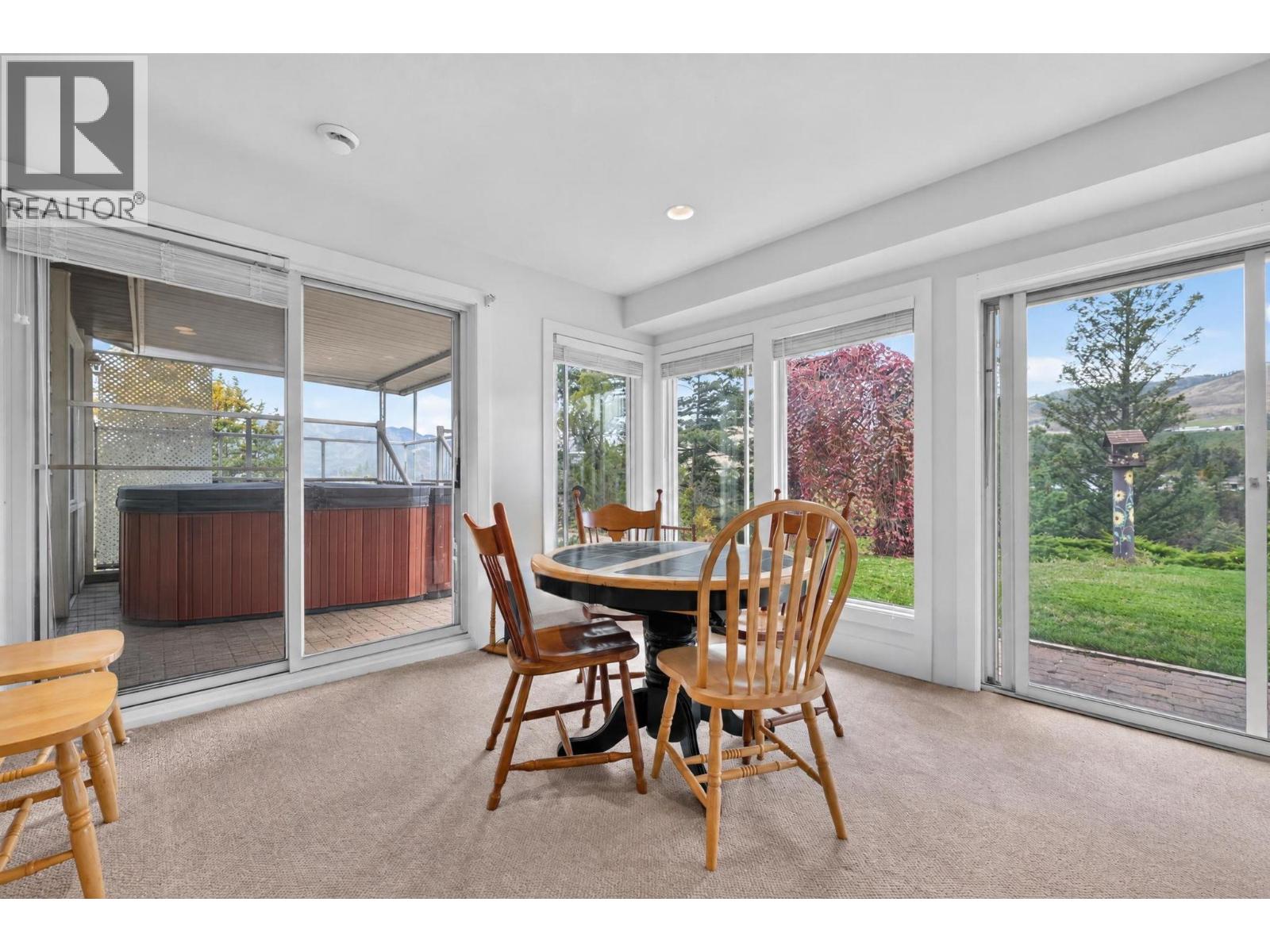 2571 Pineridge Place Property Photo 17