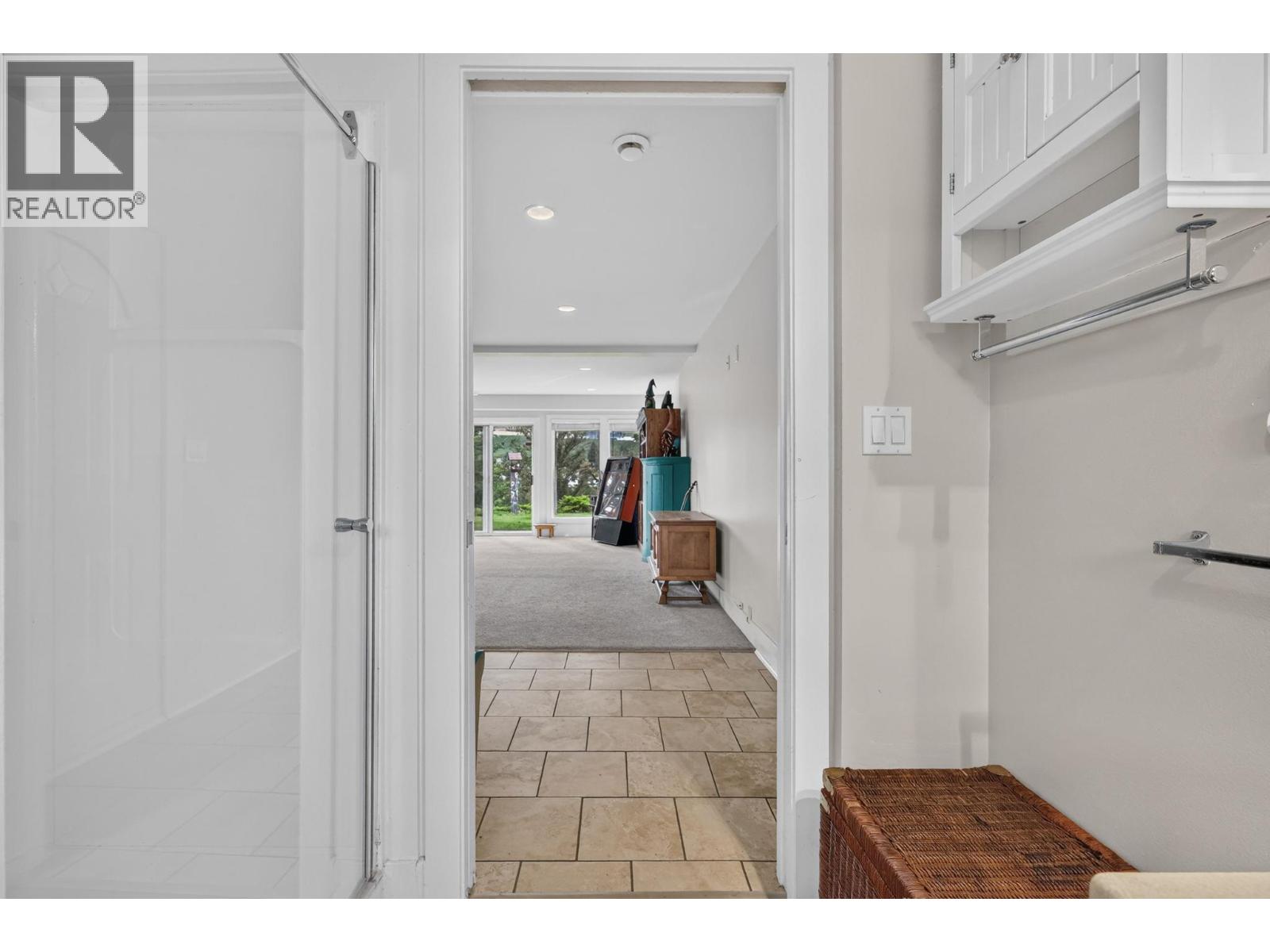 2571 Pineridge Place Property Photo 24
