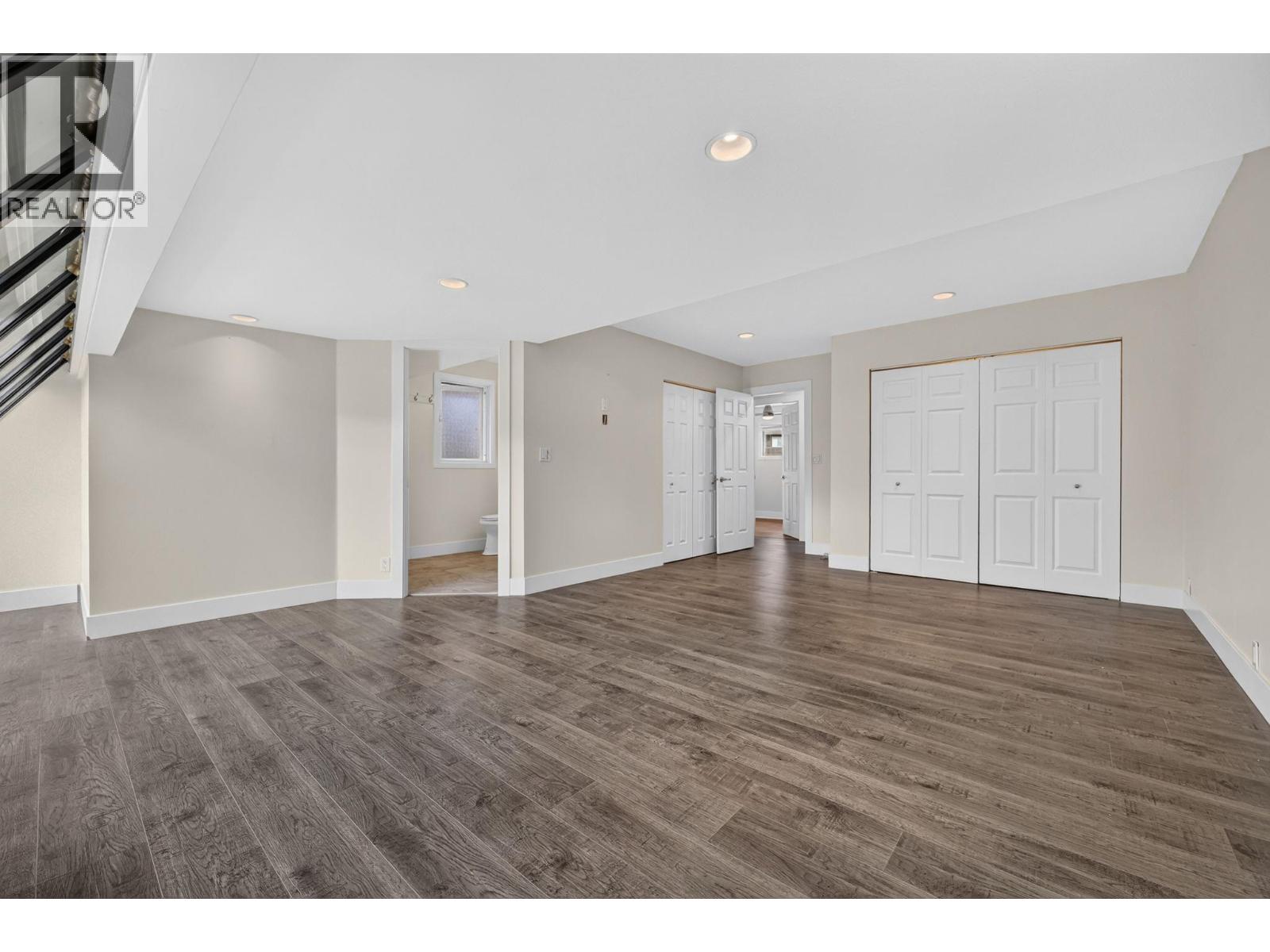 2571 Pineridge Place Property Photo 25