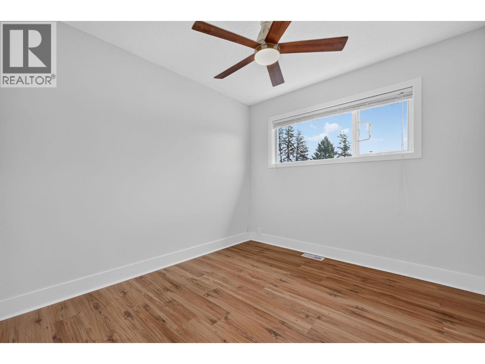 2571 Pineridge Place Property Photo 31