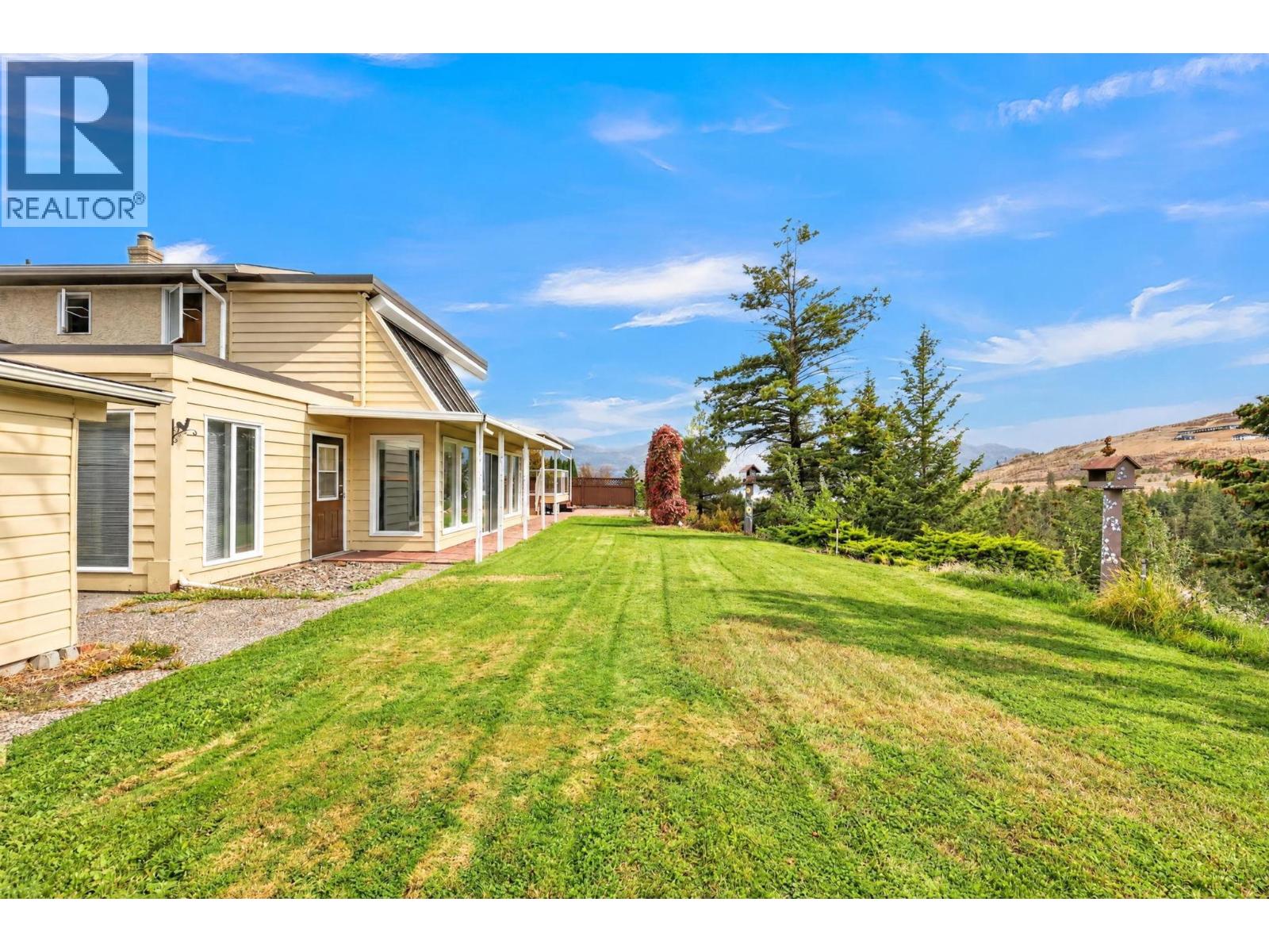 2571 Pineridge Place Property Photo 37
