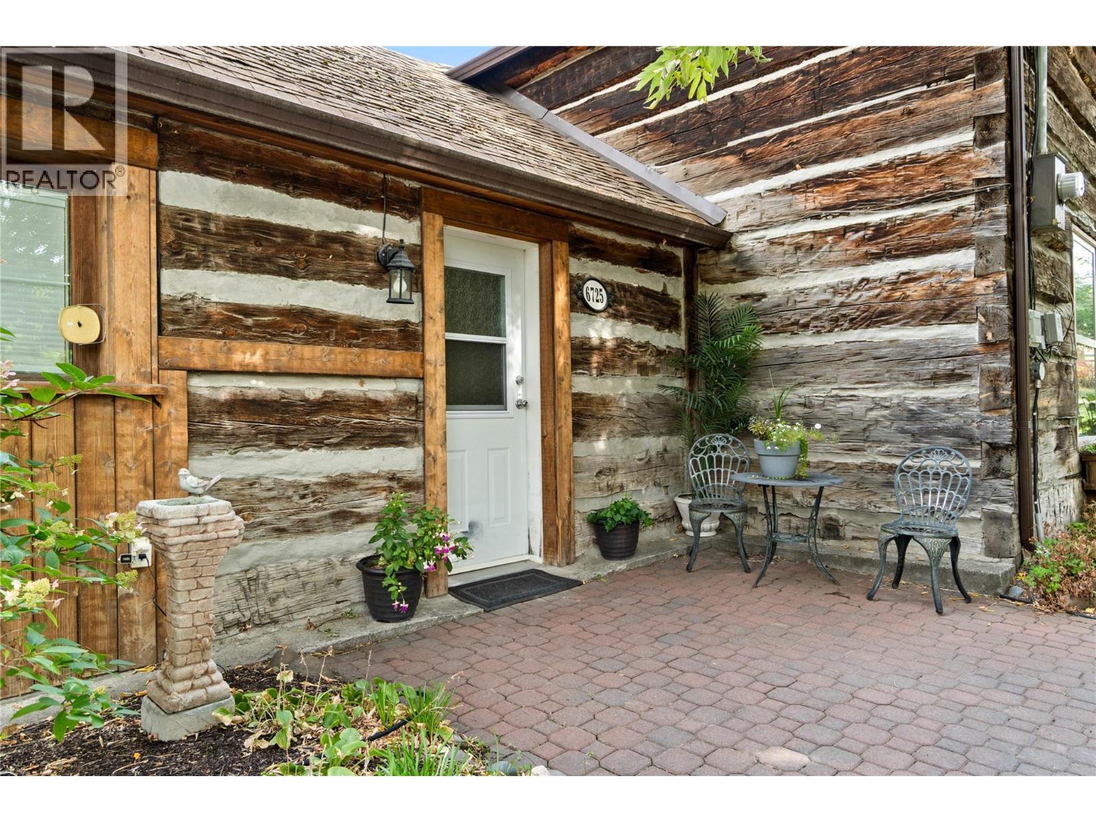 6725 Barnhartvale Road Property Photo 4