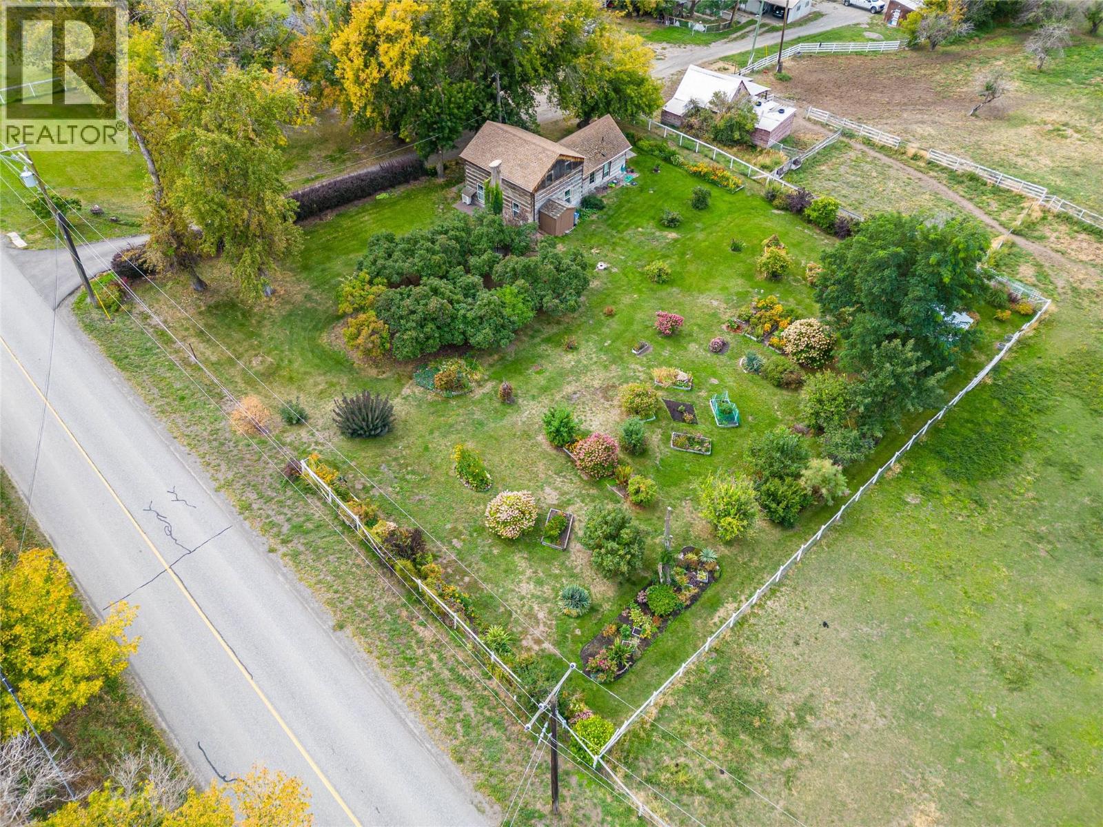6725 Barnhartvale Road Property Photo 22