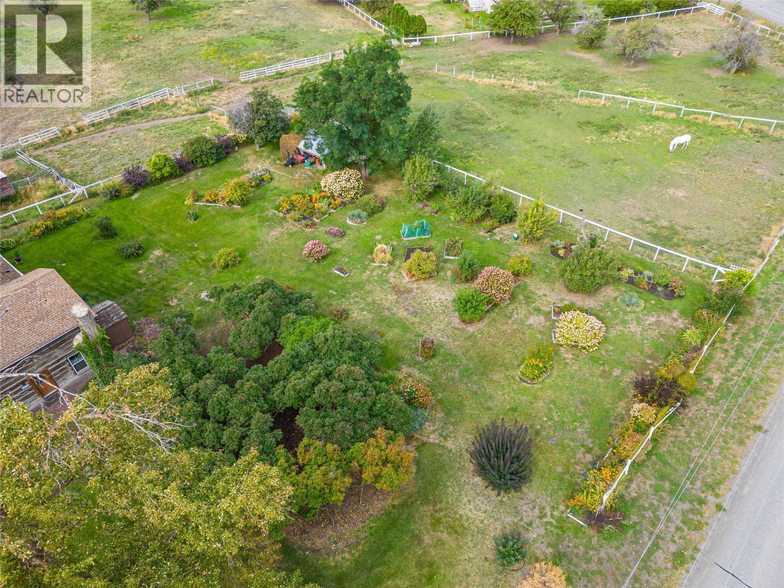 6725 Barnhartvale Road Property Photo 27