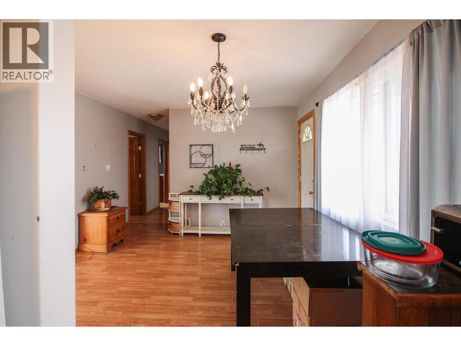 1621 95 Avenue Property Photo 5