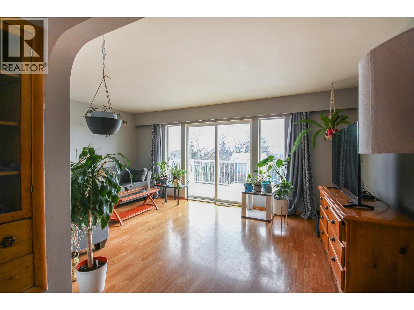 1621 95 Avenue Property Photo 7