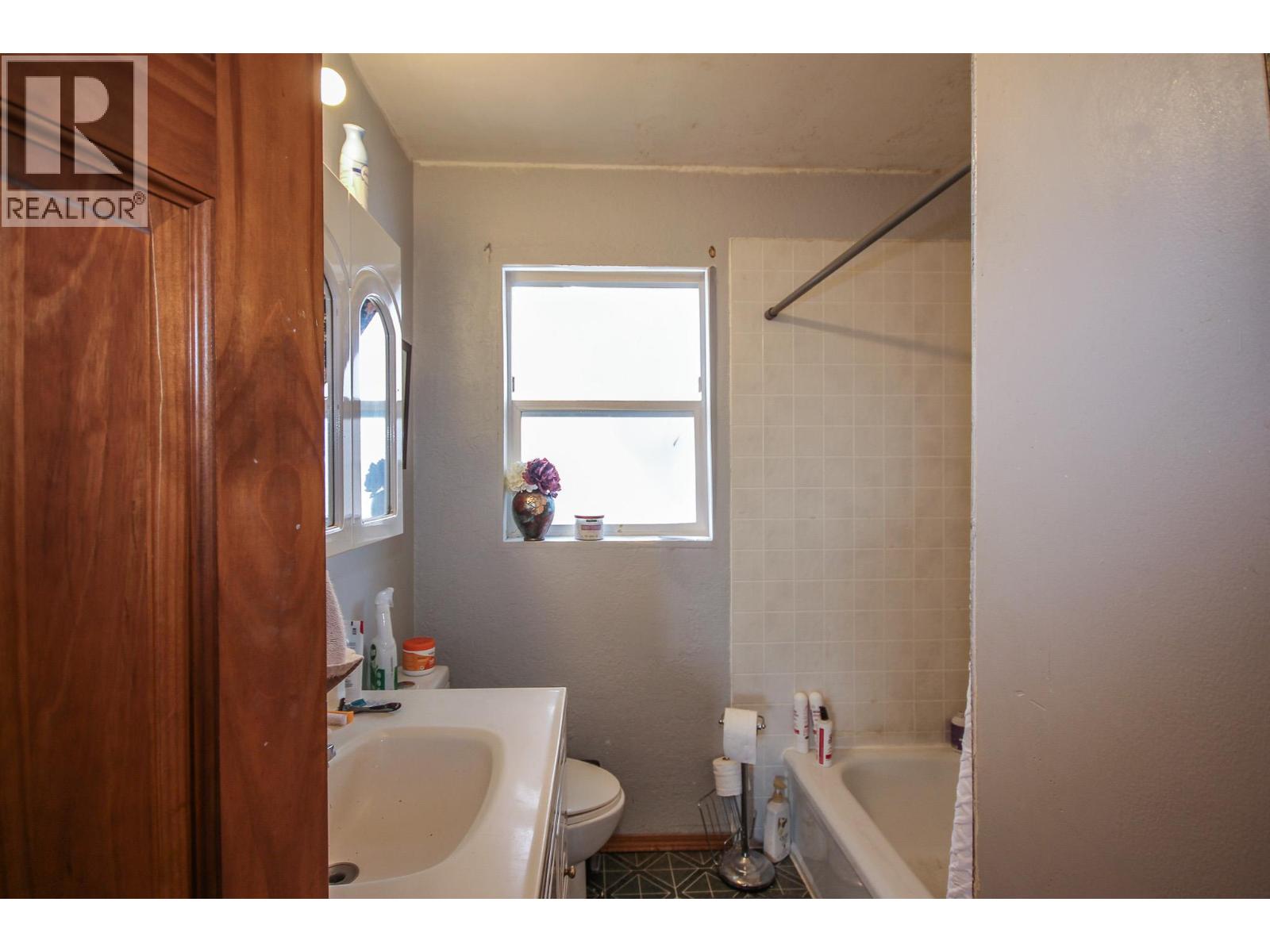 1621 95 Avenue Property Photo 12