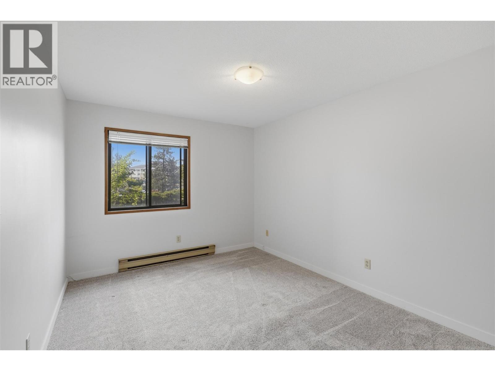 44 Whiteshield Crescent S Unit# 102 Property Photo 18