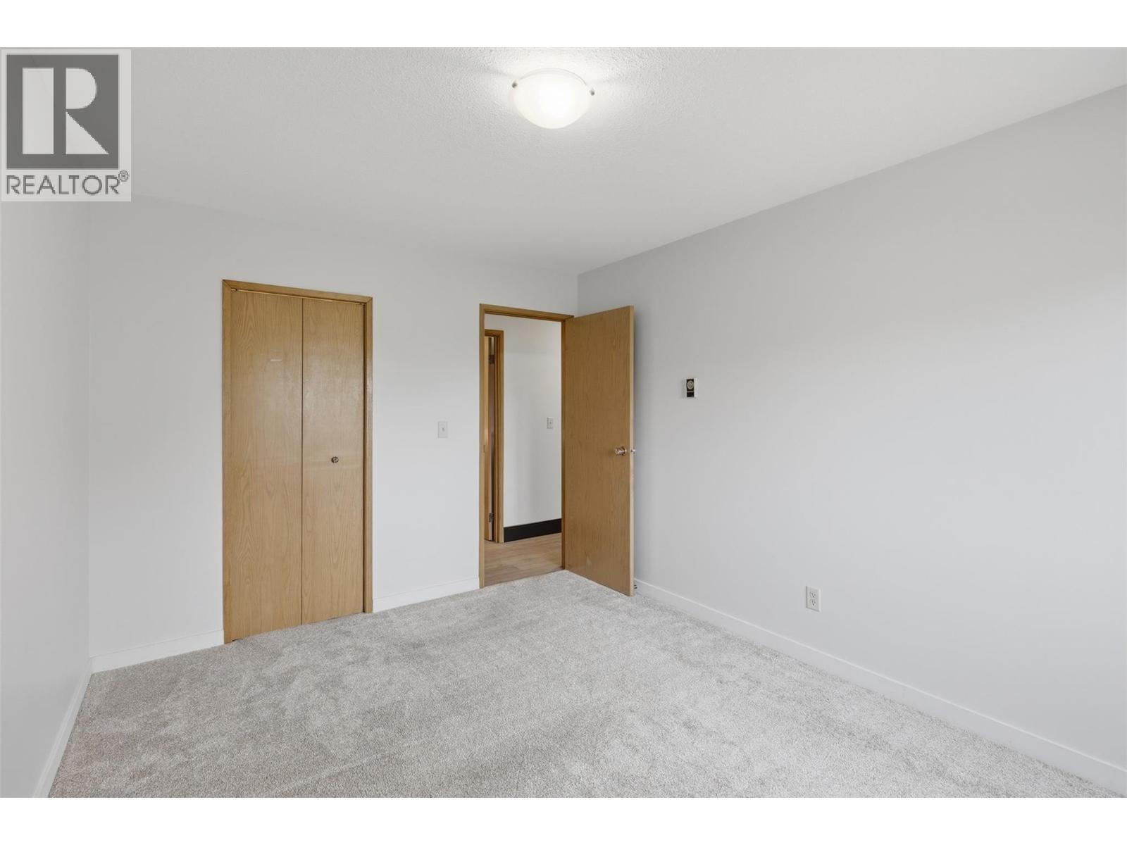 44 Whiteshield Crescent S Unit# 102 Property Photo 19