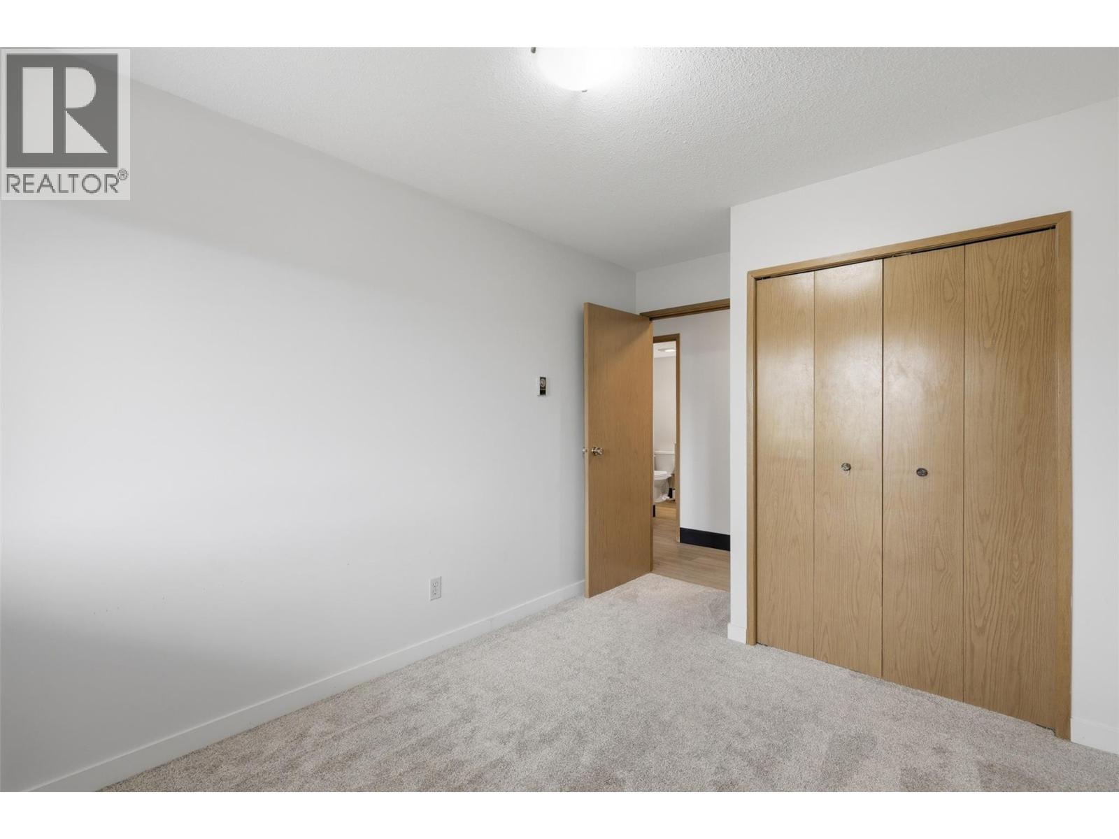 44 Whiteshield Crescent S Unit# 102 Property Photo 24