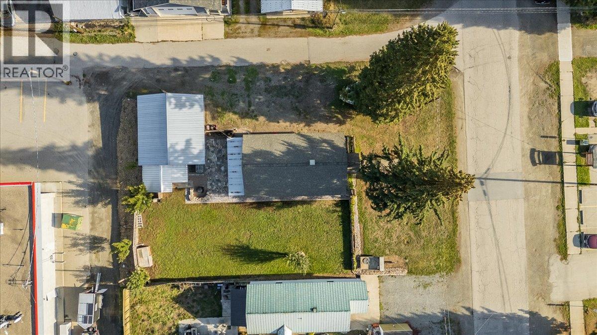 514 Davies Avenue Property Photo 12