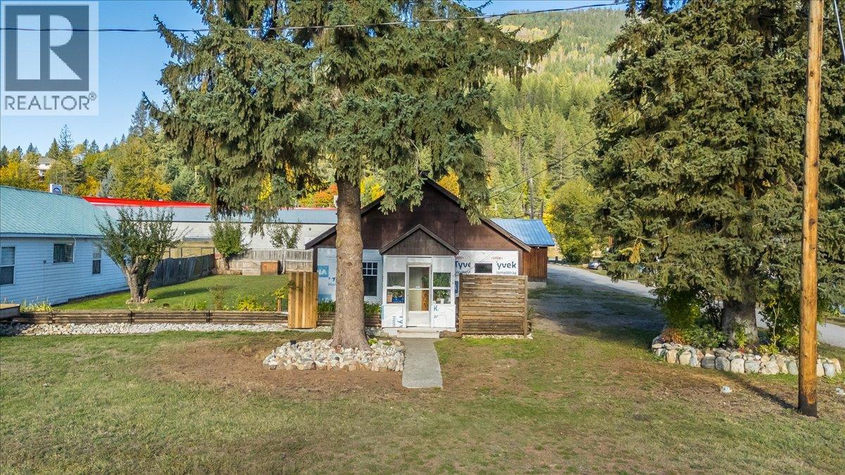 514 Davies Avenue Property Photo 13
