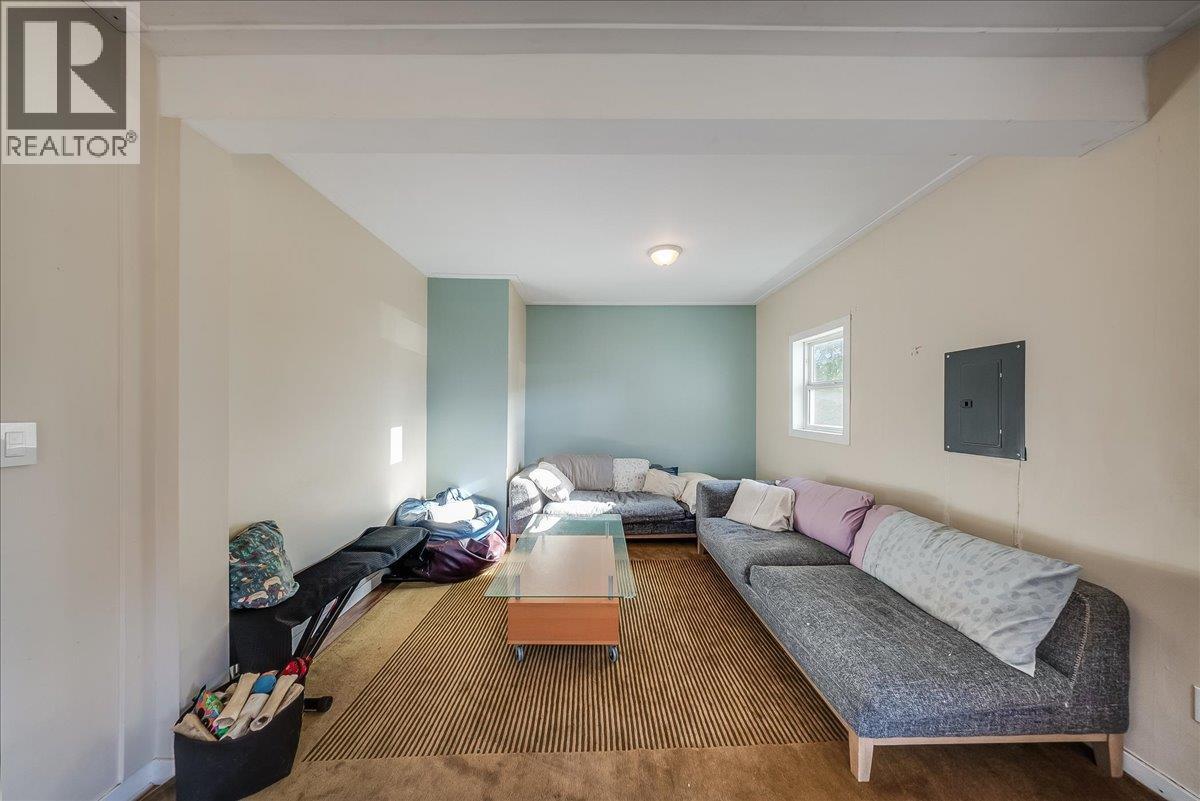 514 Davies Avenue Property Photo 17