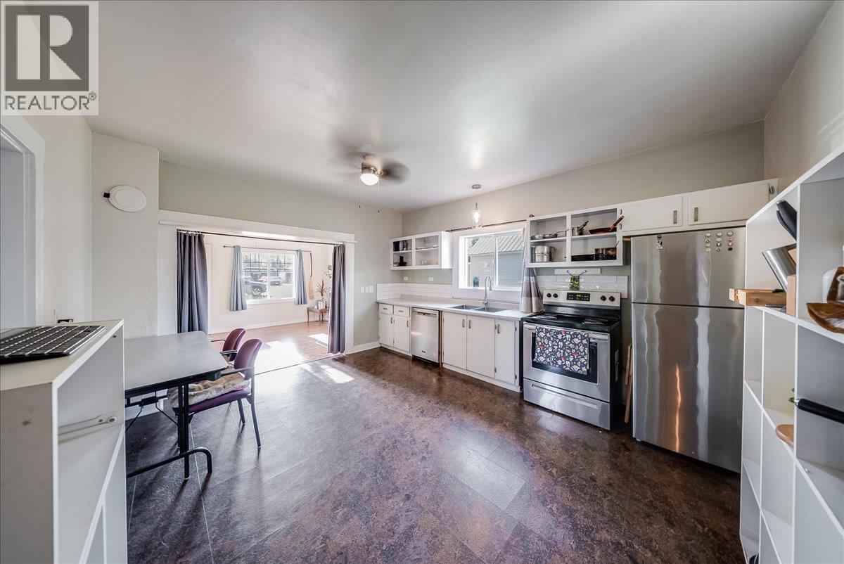 514 Davies Avenue Property Photo 19