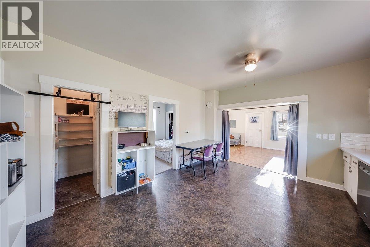 514 Davies Avenue Property Photo 23