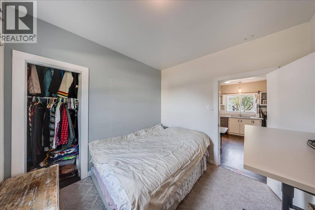 514 Davies Avenue Property Photo 25
