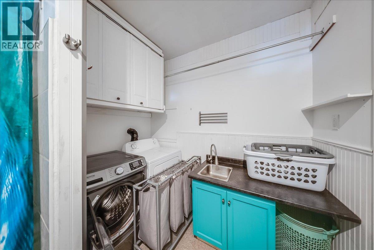514 Davies Avenue Property Photo 30