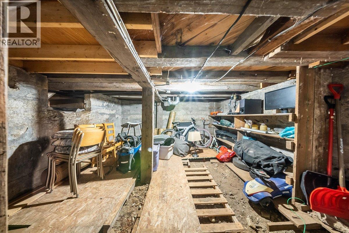514 Davies Avenue Property Photo 33
