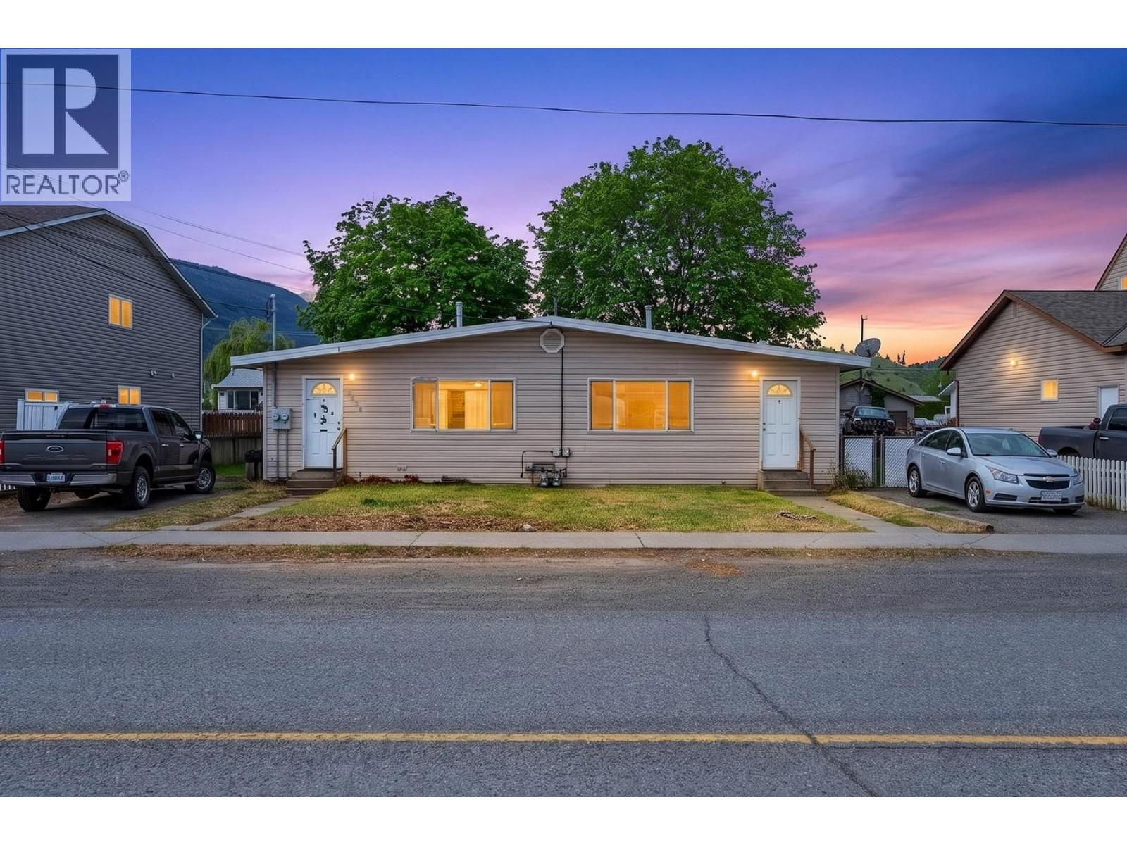 2638 Clapperton Avenue Property Photo 1