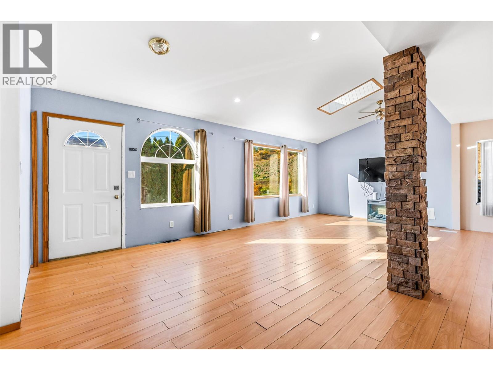 2409 Sunset Boulevard Property Photo 3