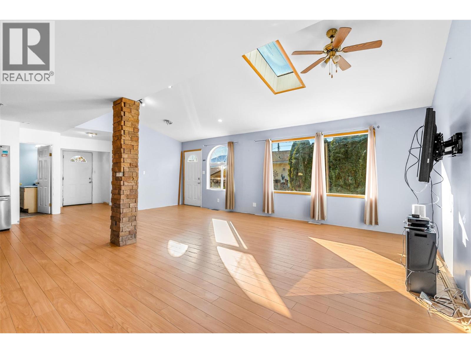 2409 Sunset Boulevard Property Photo 7